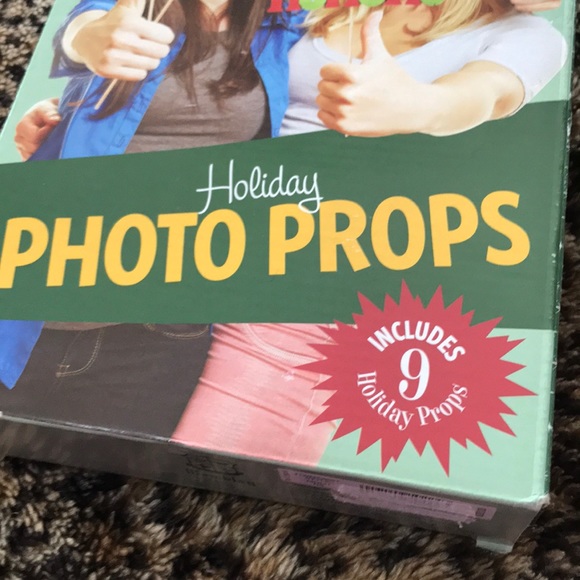 Set of 9 HOLIDAY PHOTO PROPS FOR HOLIDAY PARTIES - Picture 3 of 3